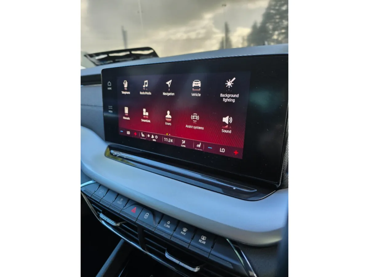 Skoda Octavia Hatchback, Diesel, 2023, Black