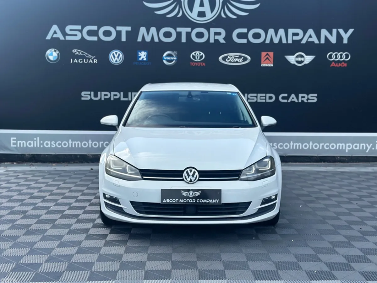 Volkswagen Golf Hatchback, Petrol, 2014, White