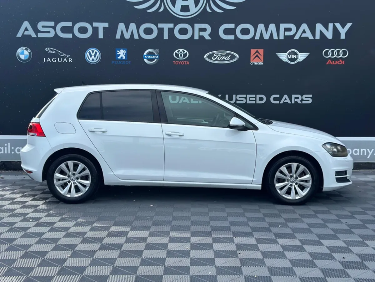 Volkswagen Golf Hatchback, Petrol, 2014, White
