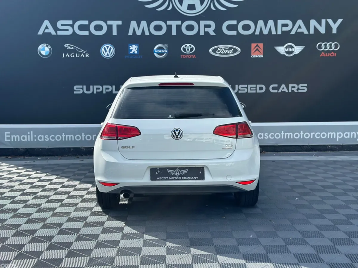 Volkswagen Golf Hatchback, Petrol, 2014, White