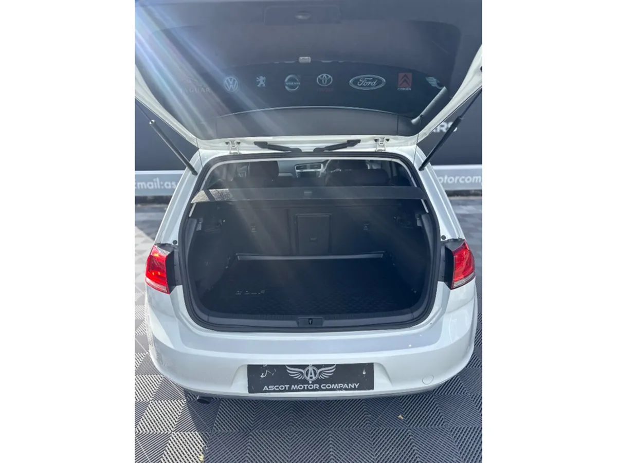Volkswagen Golf Hatchback, Petrol, 2014, White