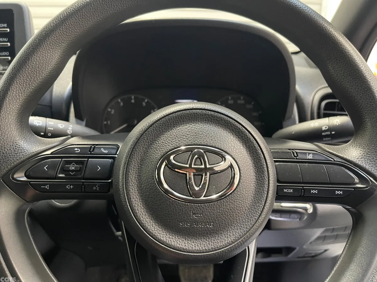 Toyota Yaris Hatchback, Petrol, 2020, White