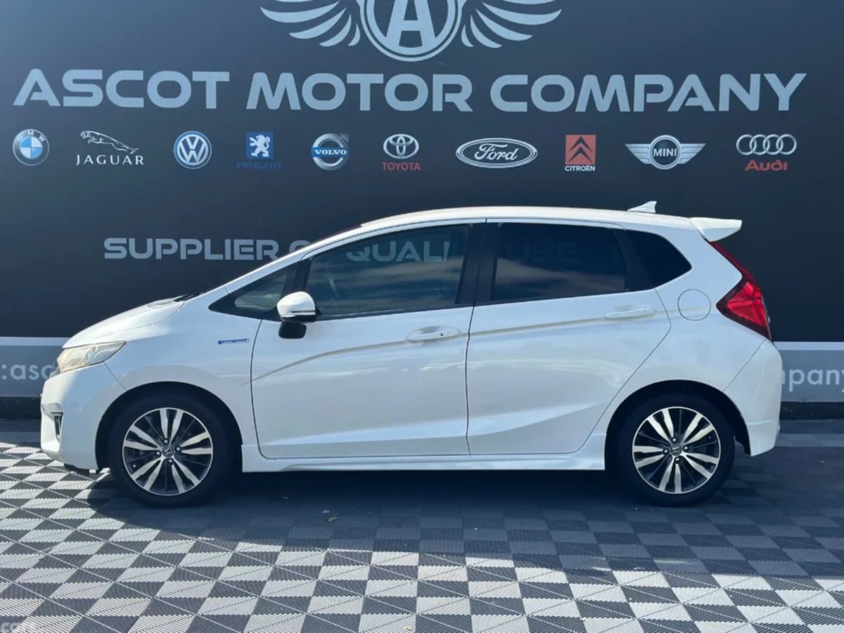 Honda Fit Hatchback, Petrol Hybrid, 2014, White