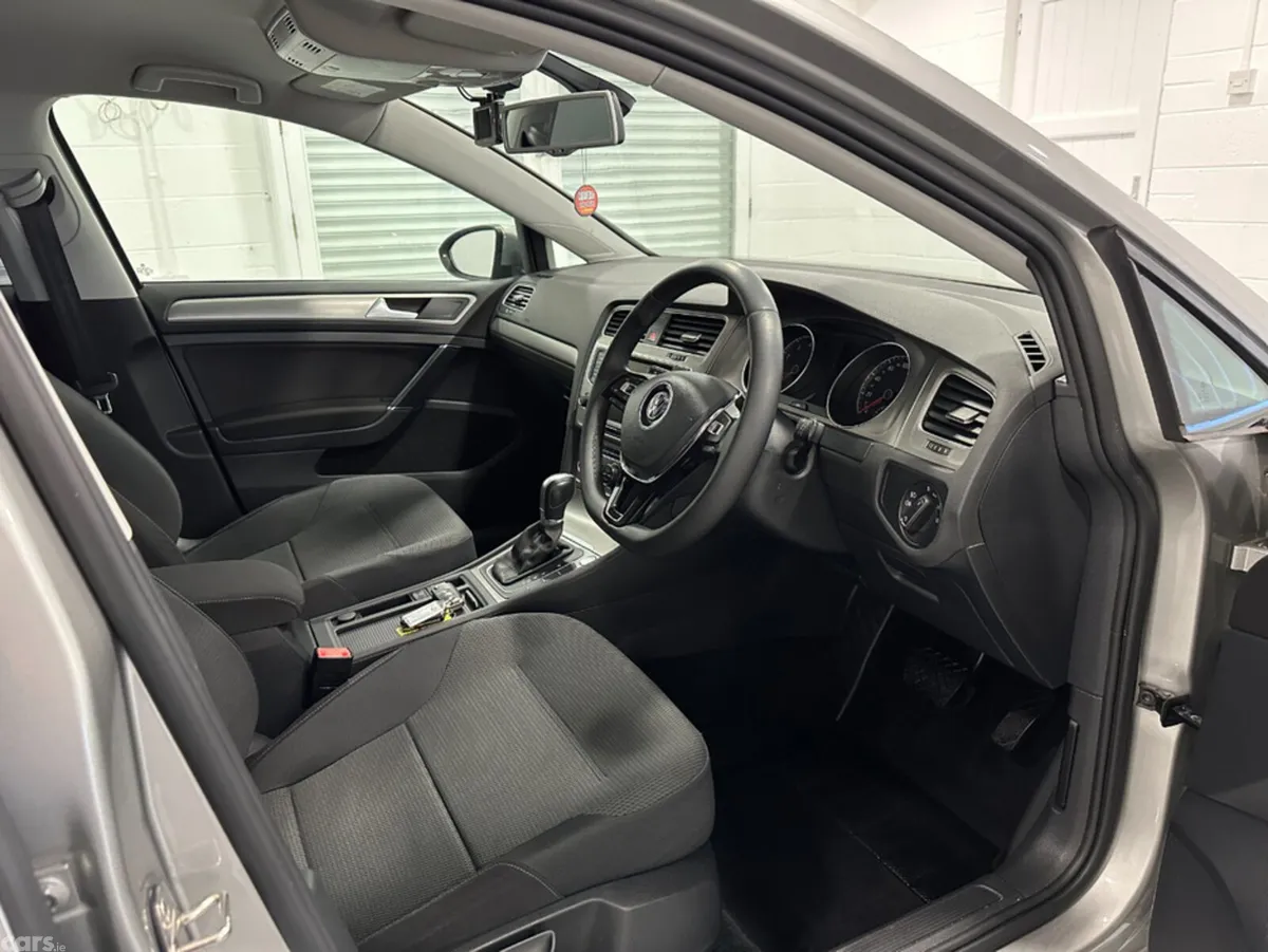 Volkswagen Golf Hatchback, Petrol, 2015, Silver
