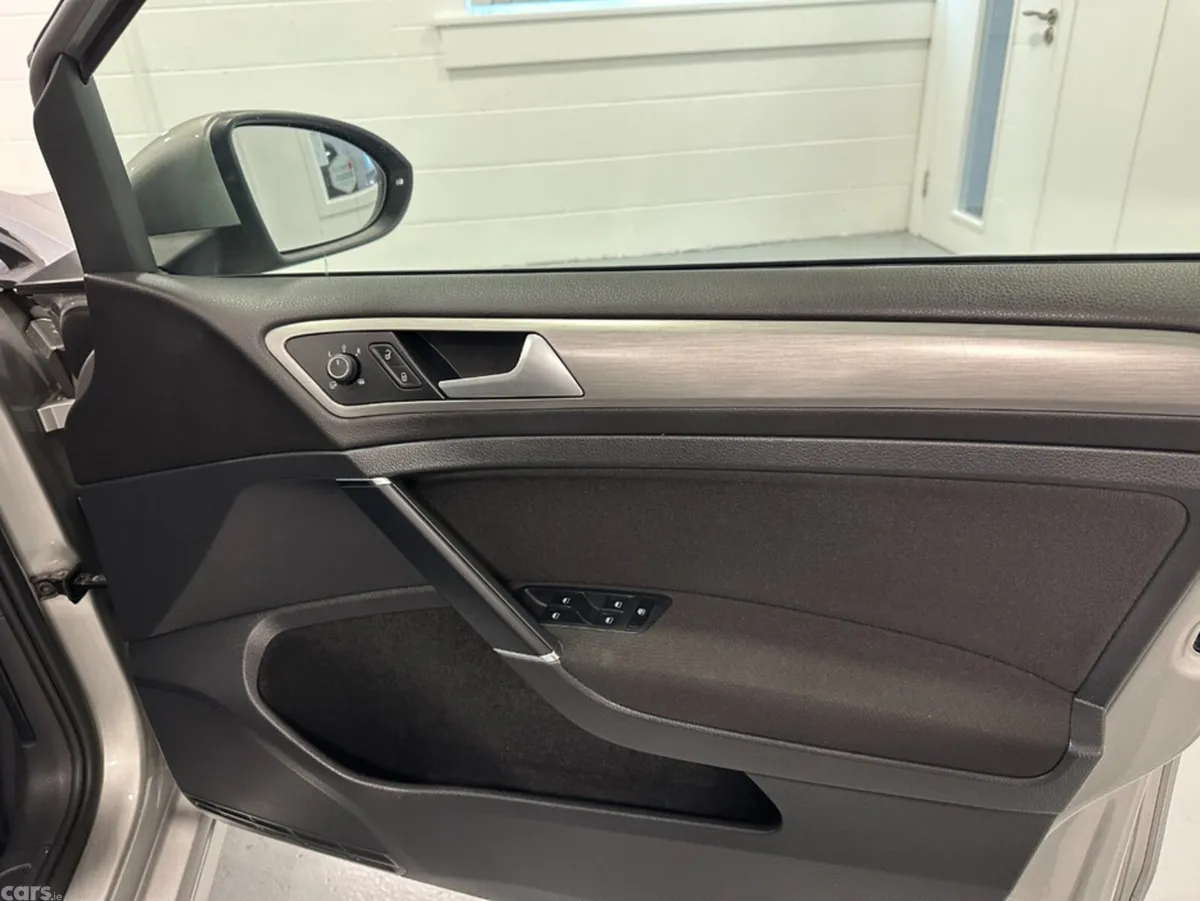 Volkswagen Golf Hatchback, Petrol, 2015, Silver