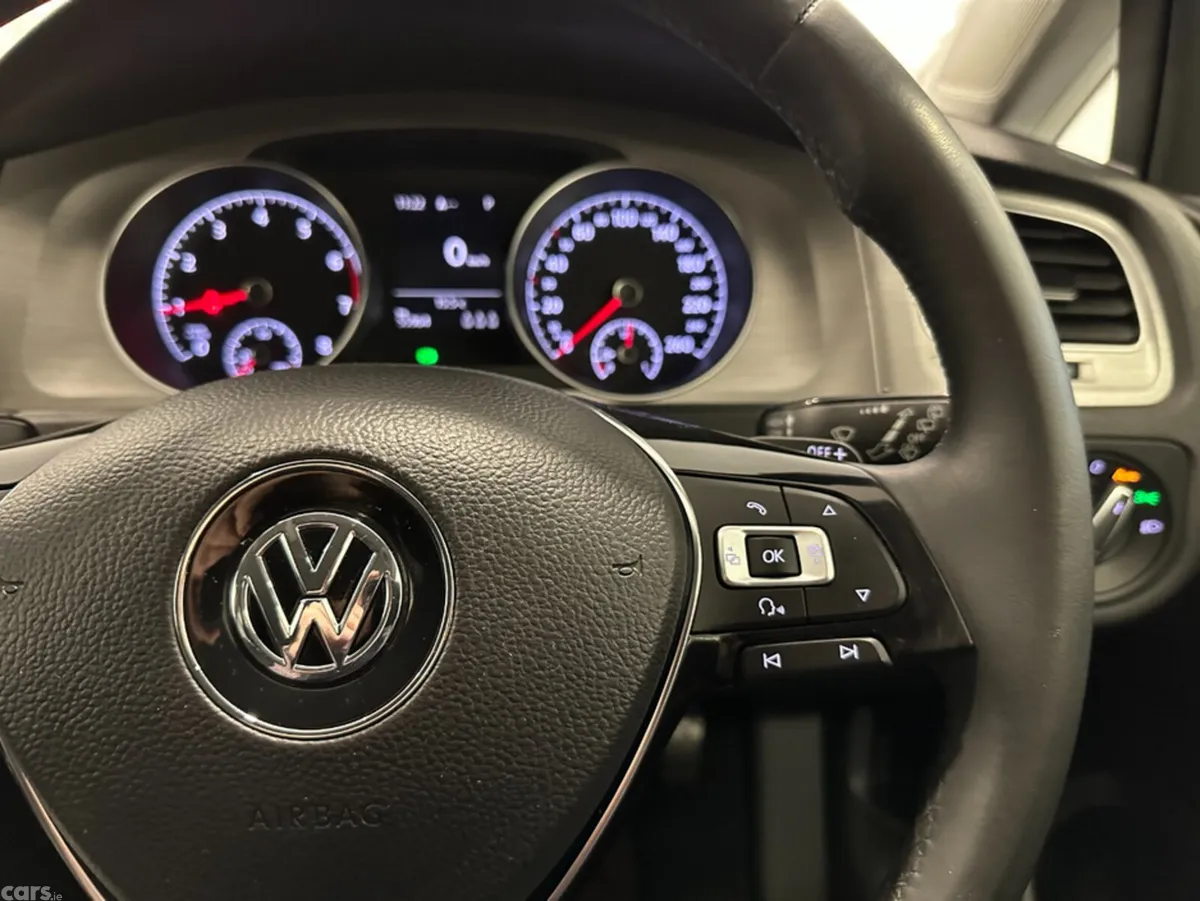 Volkswagen Golf Hatchback, Petrol, 2015, Silver