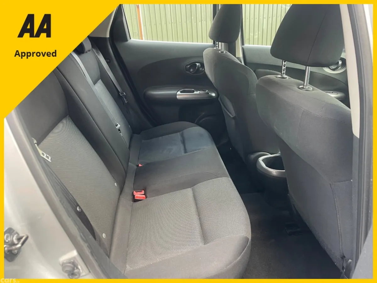 Nissan Juke Hatchback, Petrol, 2011, Silver