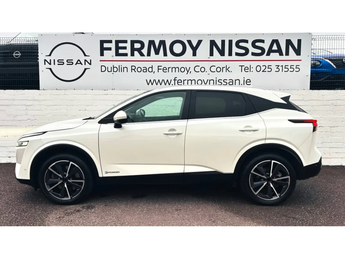 Nissan Qashqai Hatchback, Petrol Hybrid, 2023, White