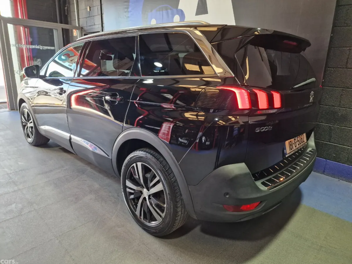 Peugeot 5008 MPV, Diesel, 2018, Black