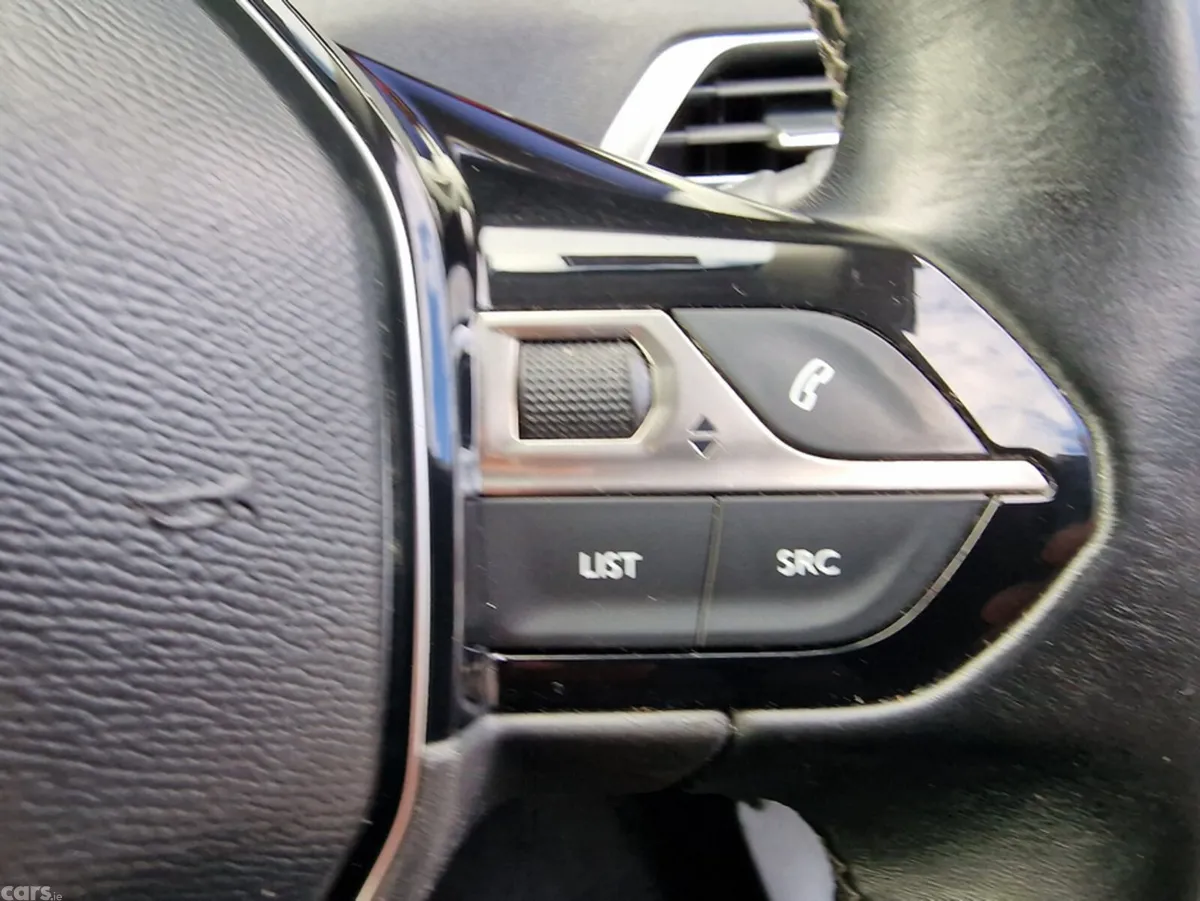Peugeot 5008 MPV, Diesel, 2018, Black