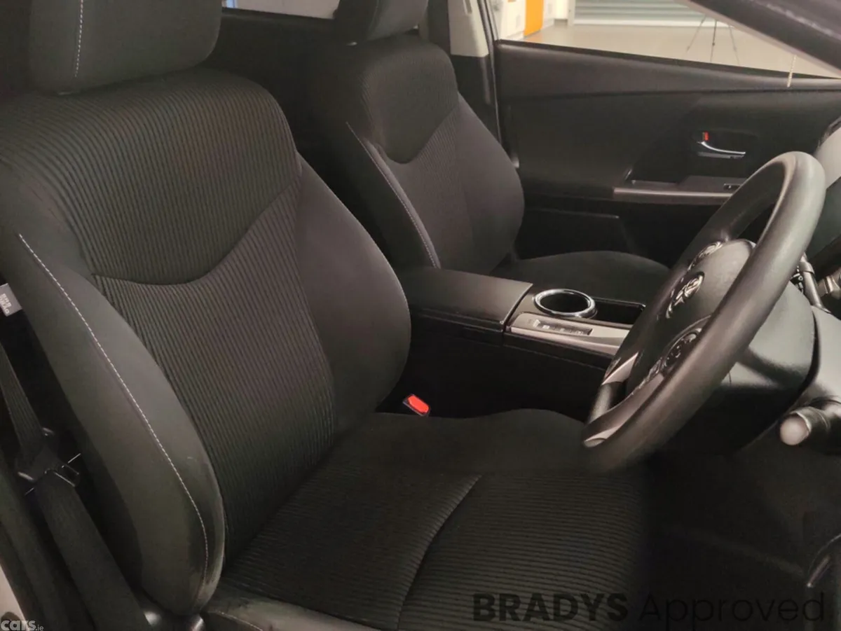 Toyota Prius Hatchback, Petrol, 2016, Silver
