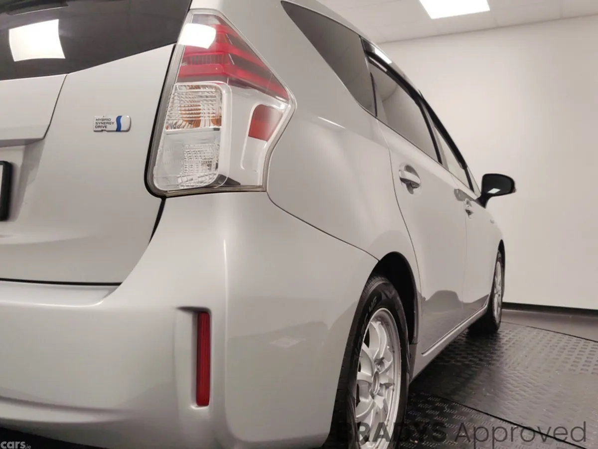 Toyota Prius Hatchback, Petrol, 2016, Silver
