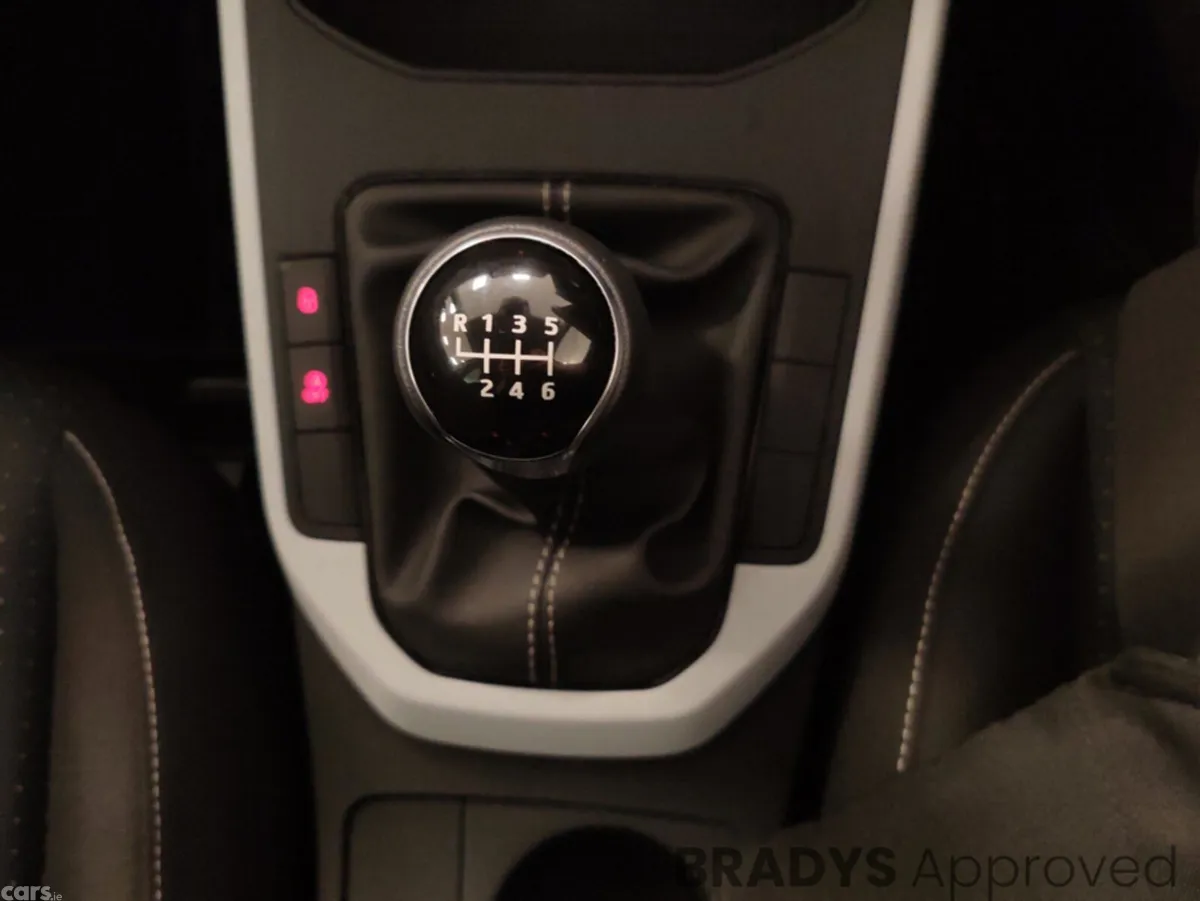 SEAT Arona Hatchback, Petrol, 2025, Black