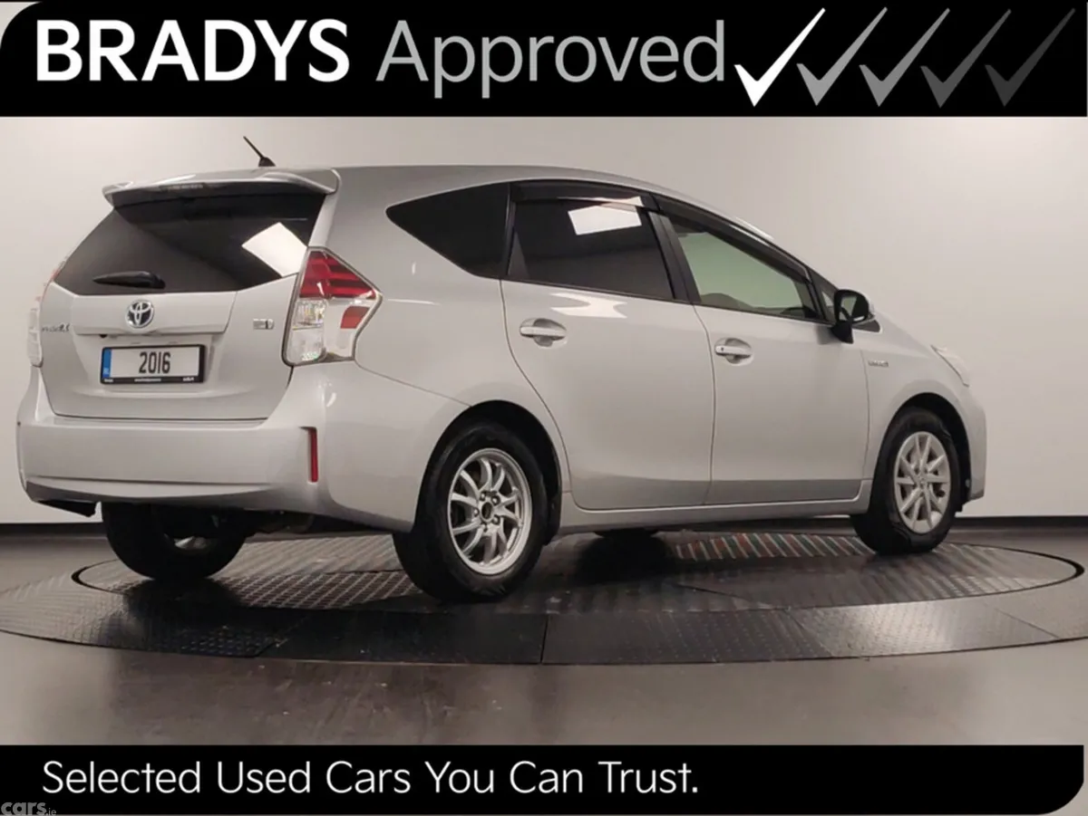 Toyota Prius Hatchback, Petrol, 2016, Silver