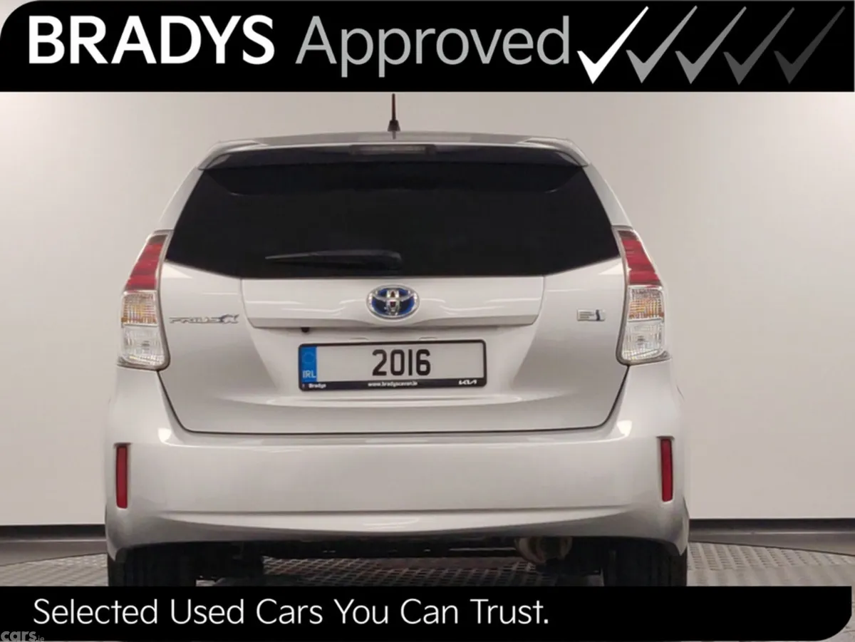 Toyota Prius Hatchback, Petrol, 2016, Silver
