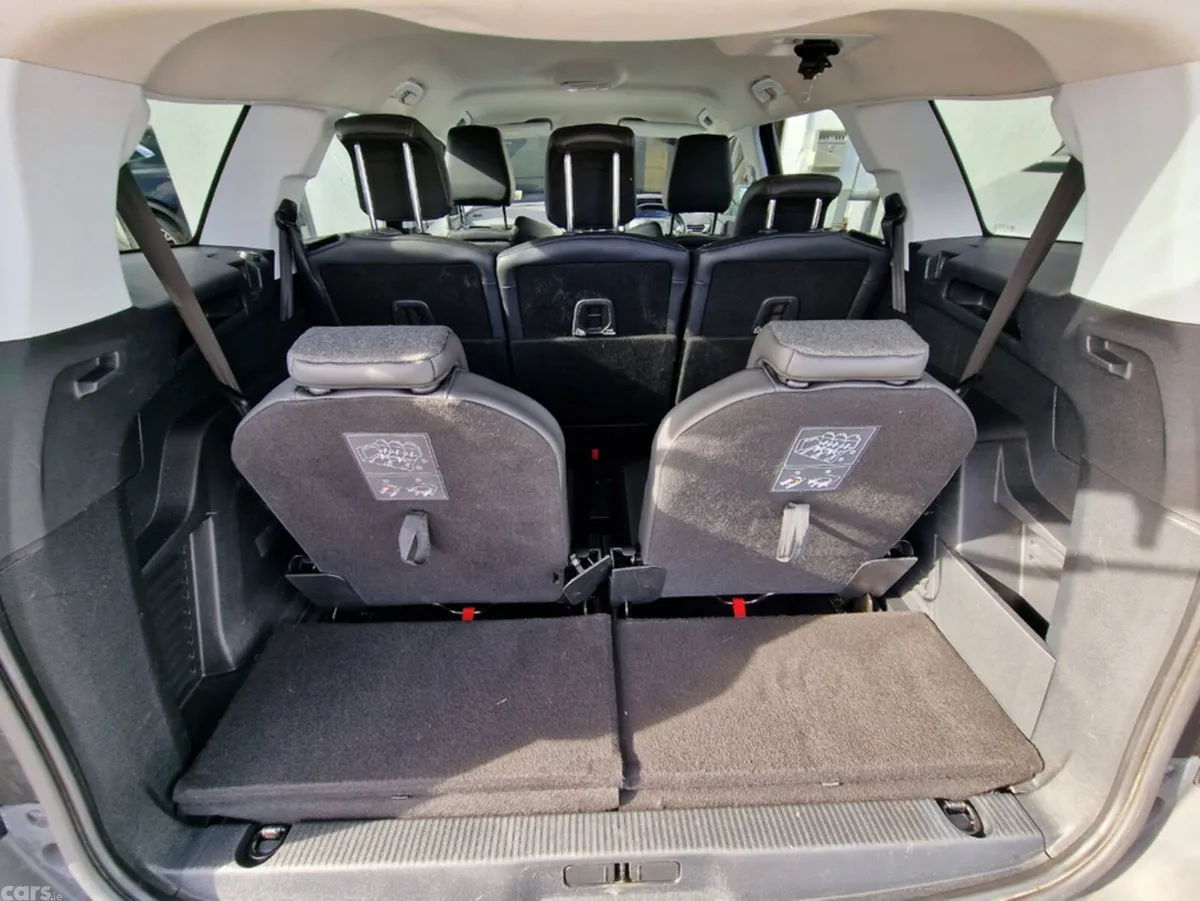 Peugeot 5008 MPV, Diesel, 2018, Black