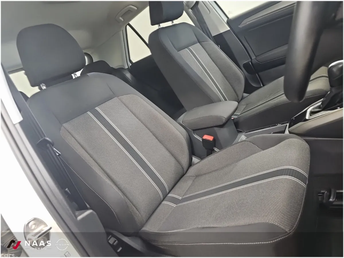 Volkswagen T-Roc Hatchback, Diesel, 2021, White