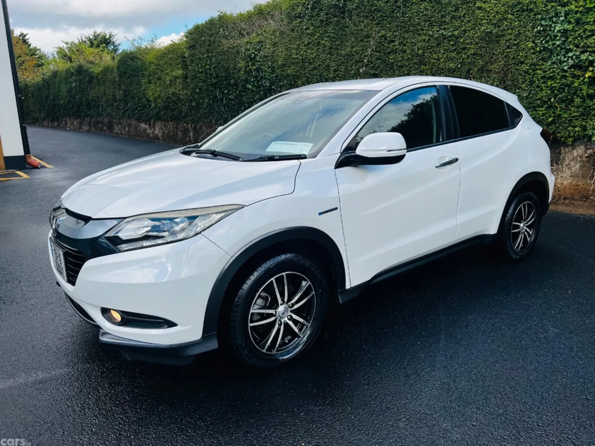 Honda Vezel Estate, Petrol Hybrid, 2015, White