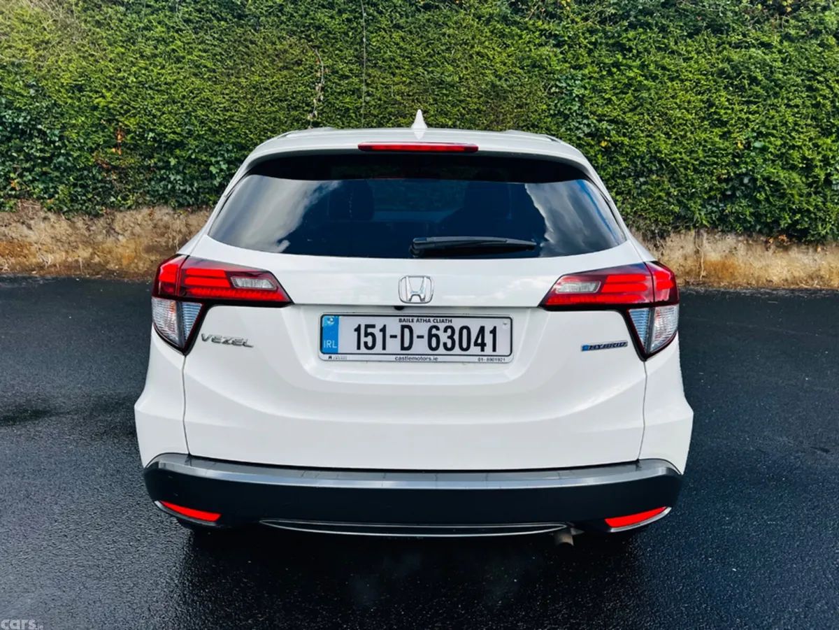 Honda Vezel Estate, Petrol Hybrid, 2015, White