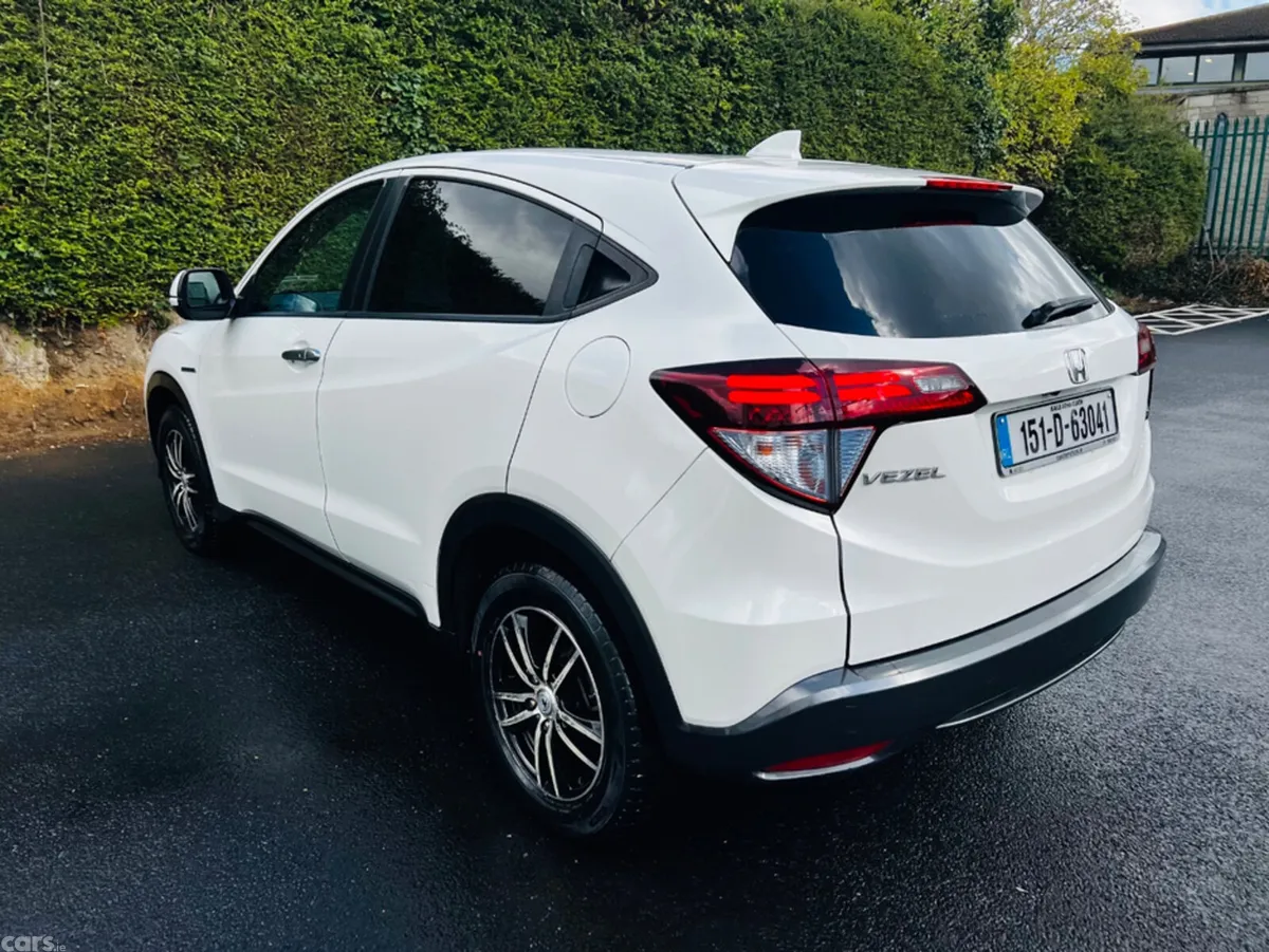 Honda Vezel Estate, Petrol Hybrid, 2015, White