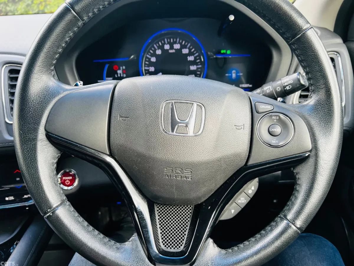 Honda Vezel Estate, Petrol Hybrid, 2015, White