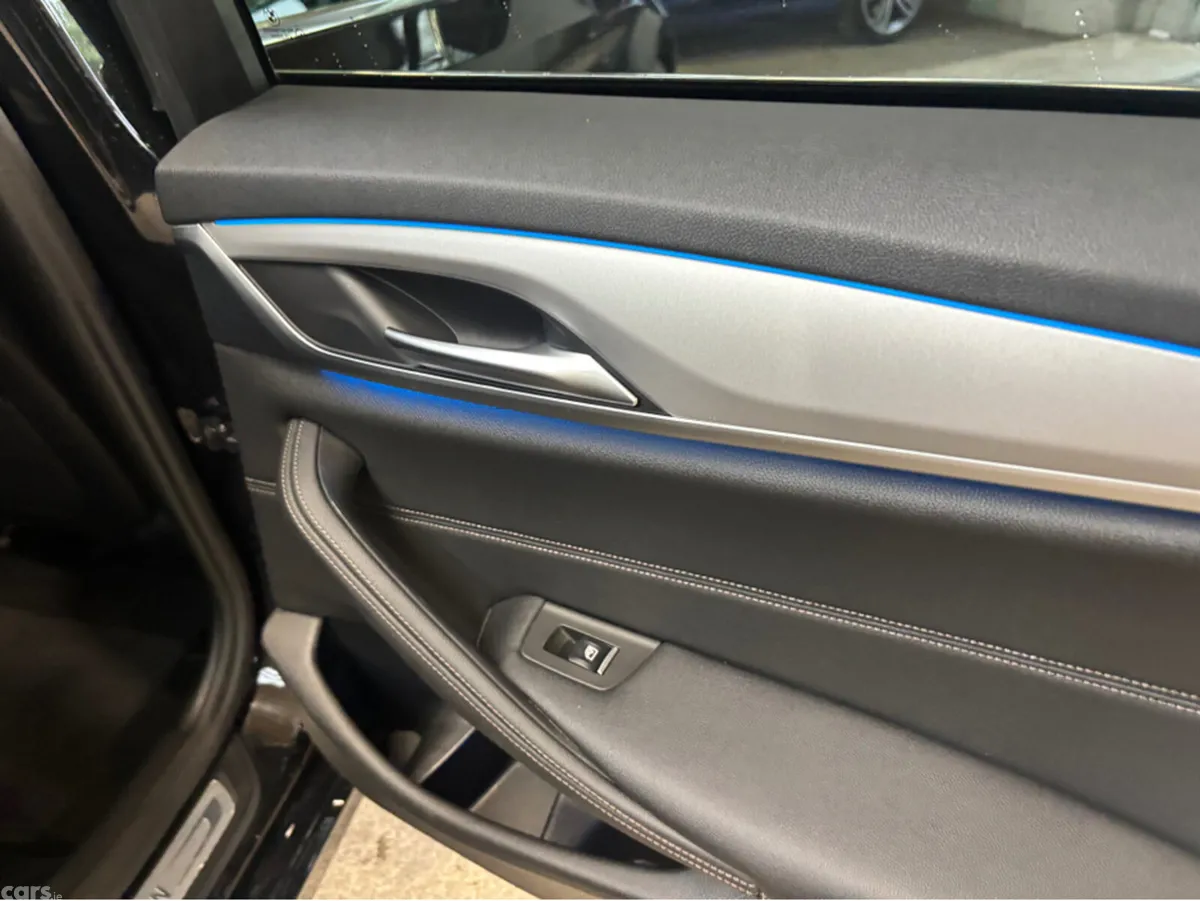 BMW 5-Series Estate, Petrol Plug-in Hybrid, 2023, Black