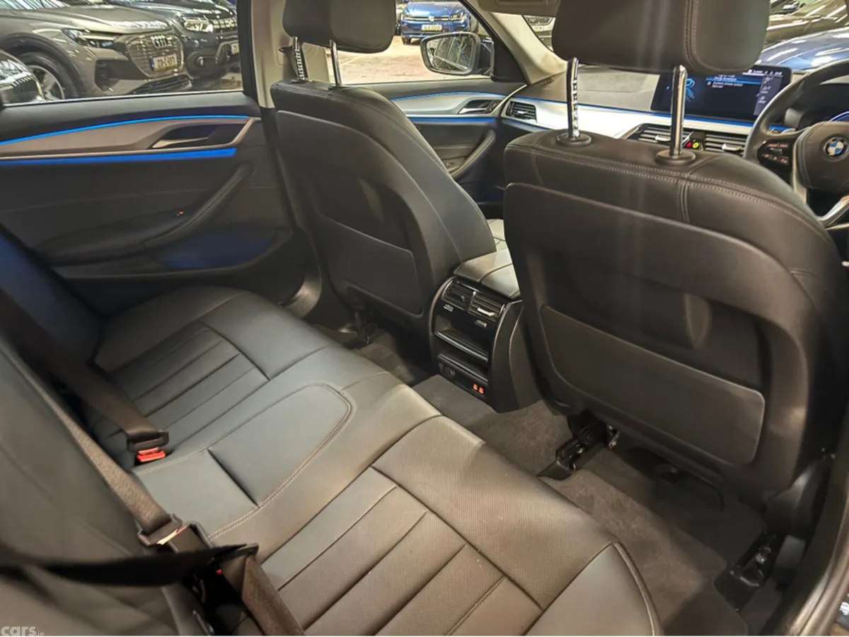 BMW 5-Series Estate, Petrol Plug-in Hybrid, 2023, Black
