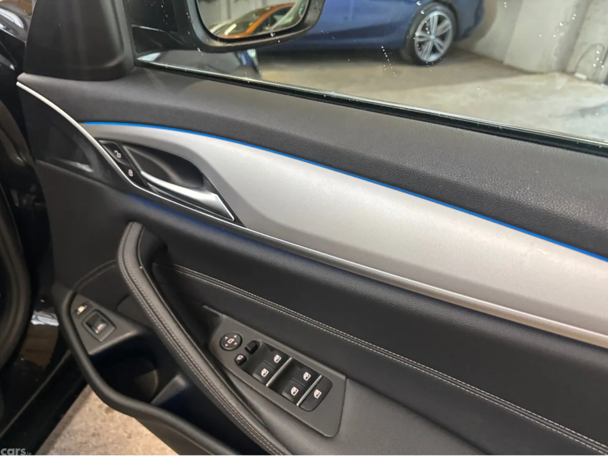 BMW 5-Series Estate, Petrol Plug-in Hybrid, 2023, Black