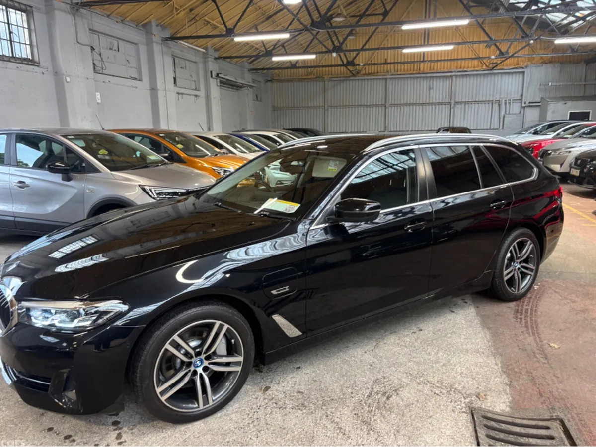 BMW 5-Series Estate, Petrol Plug-in Hybrid, 2023, Black