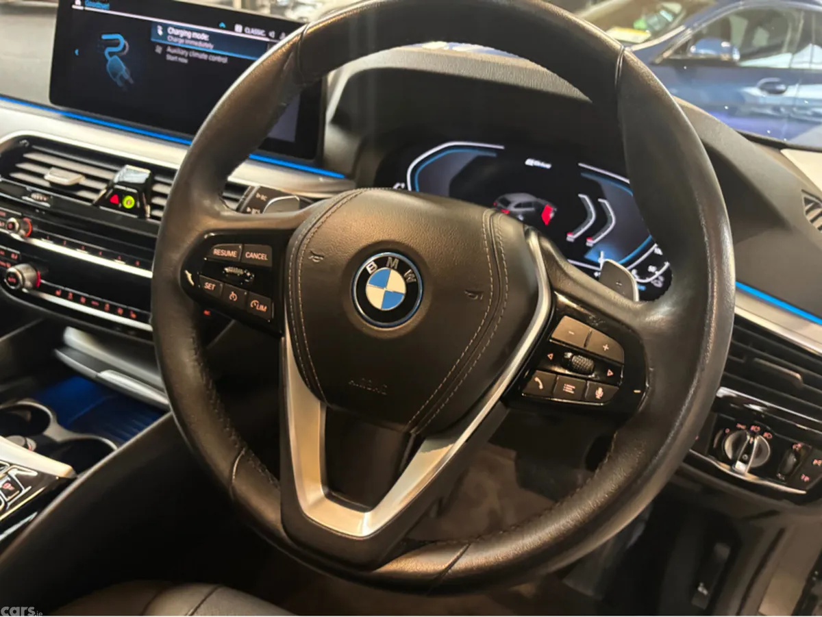 BMW 5-Series Estate, Petrol Plug-in Hybrid, 2023, Black
