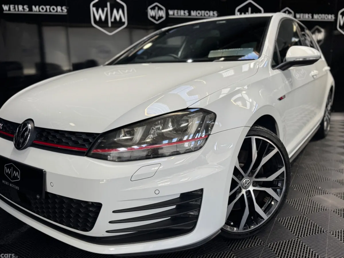 Volkswagen Golf Hatchback, Petrol, 2014, White