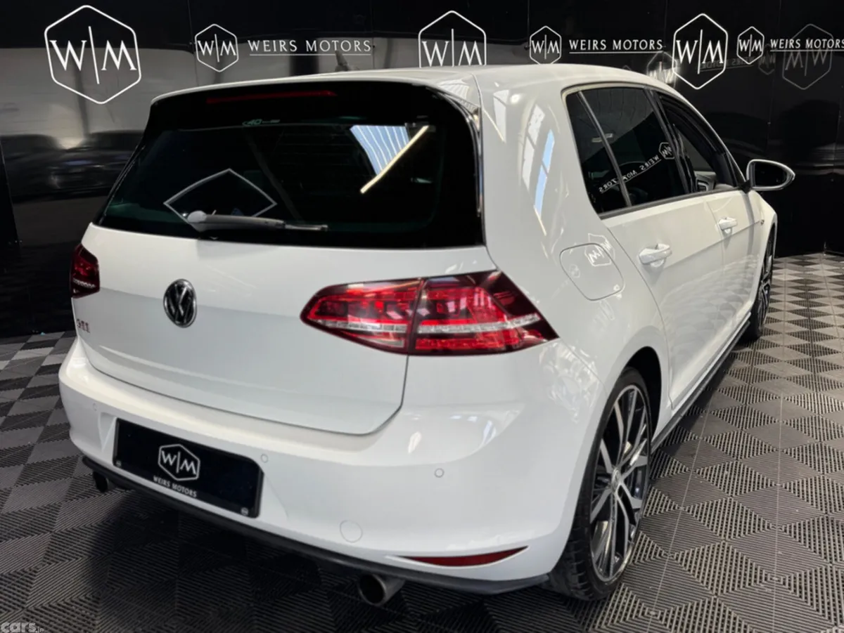 Volkswagen Golf Hatchback, Petrol, 2014, White