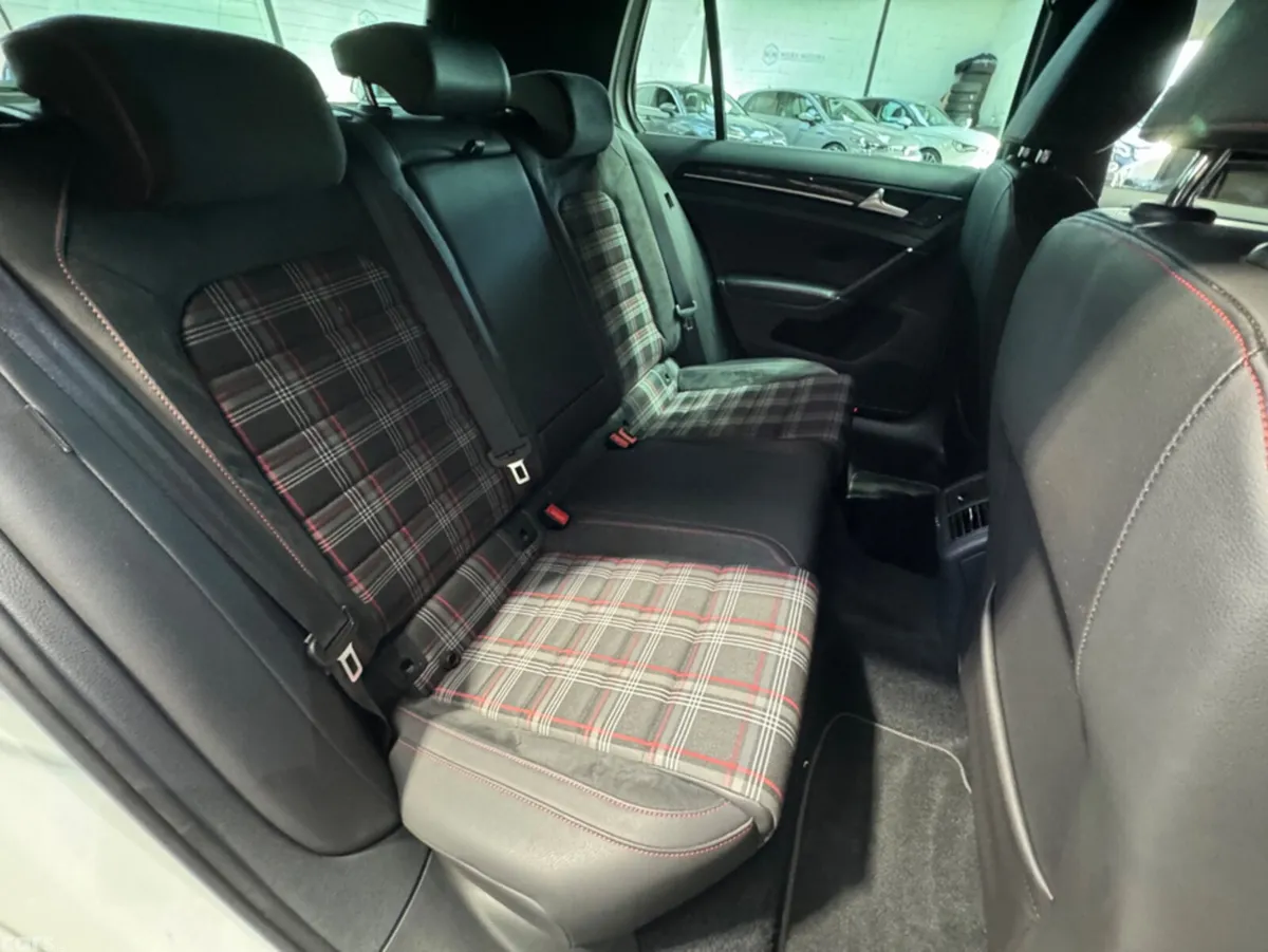 Volkswagen Golf Hatchback, Petrol, 2014, White