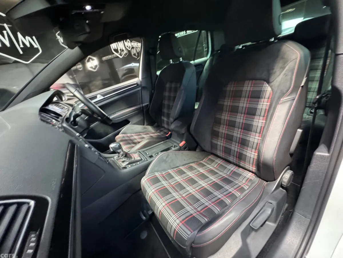 Volkswagen Golf Hatchback, Petrol, 2014, White