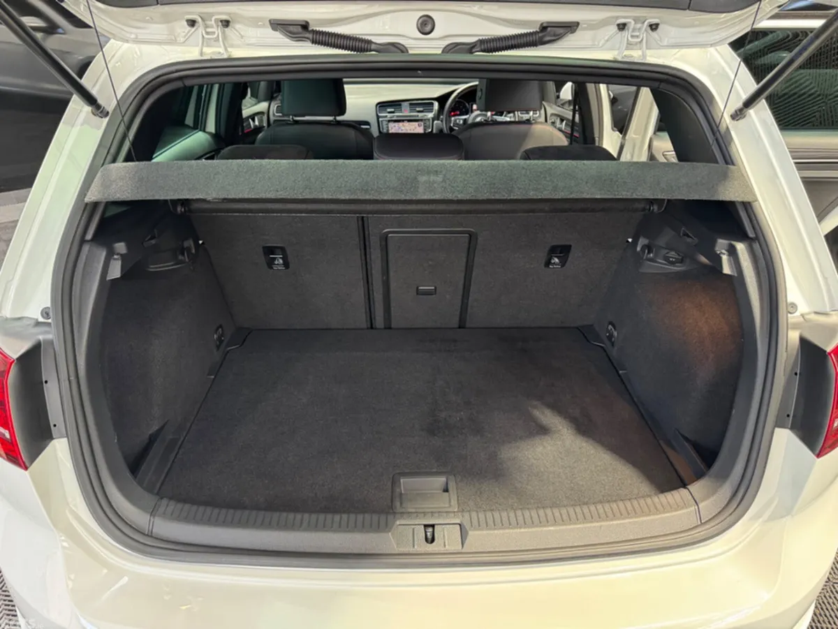 Volkswagen Golf Hatchback, Petrol, 2014, White
