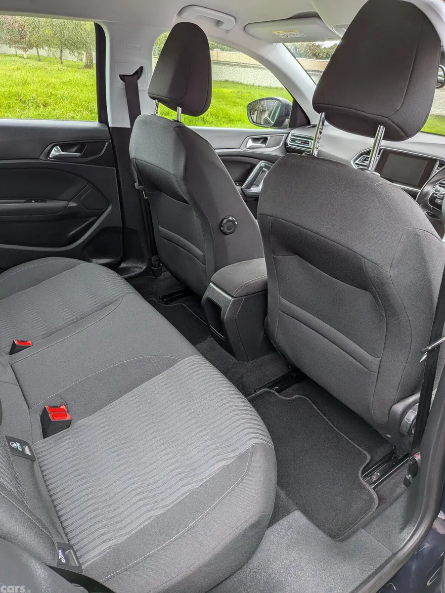 Peugeot 308 Hatchback, Diesel, 2017, Blue