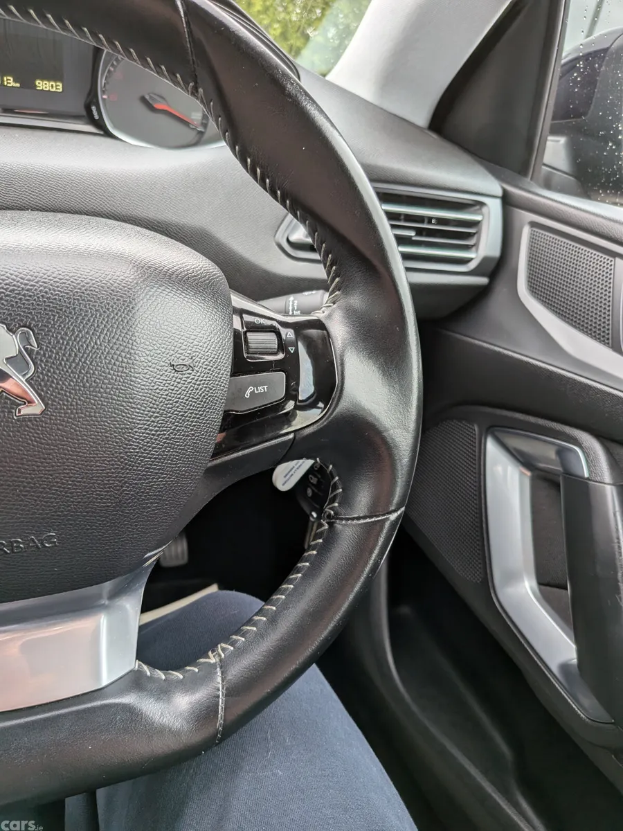 Peugeot 308 Hatchback, Diesel, 2017, Blue