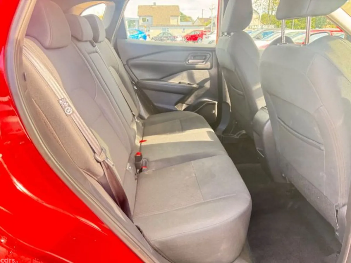 Nissan Qashqai MPV, Petrol, 2024, Red