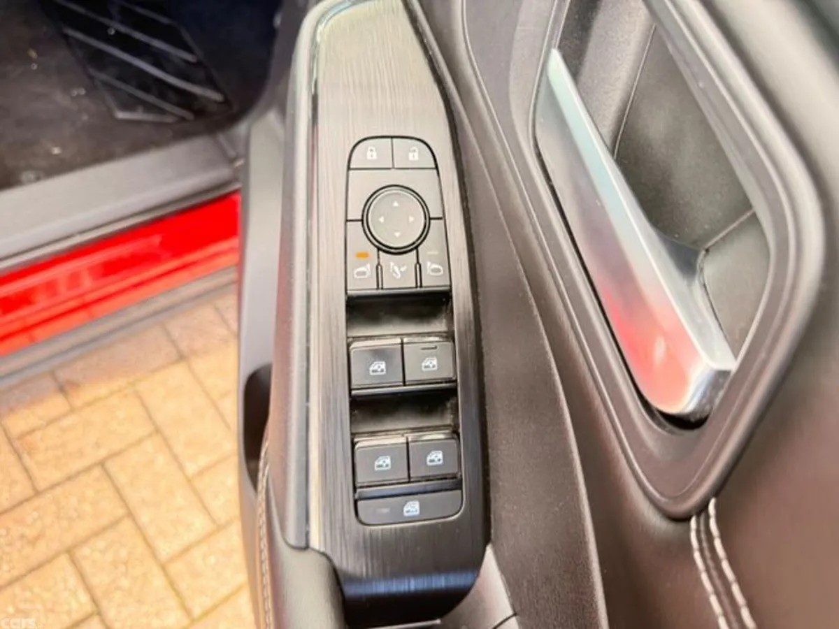 Nissan Qashqai MPV, Petrol, 2024, Red