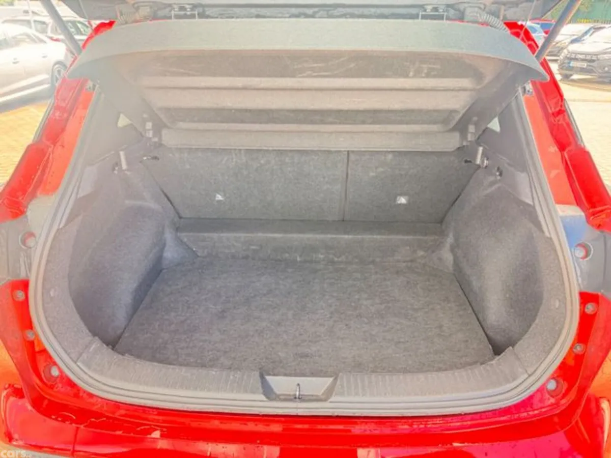 Nissan Qashqai MPV, Petrol, 2024, Red