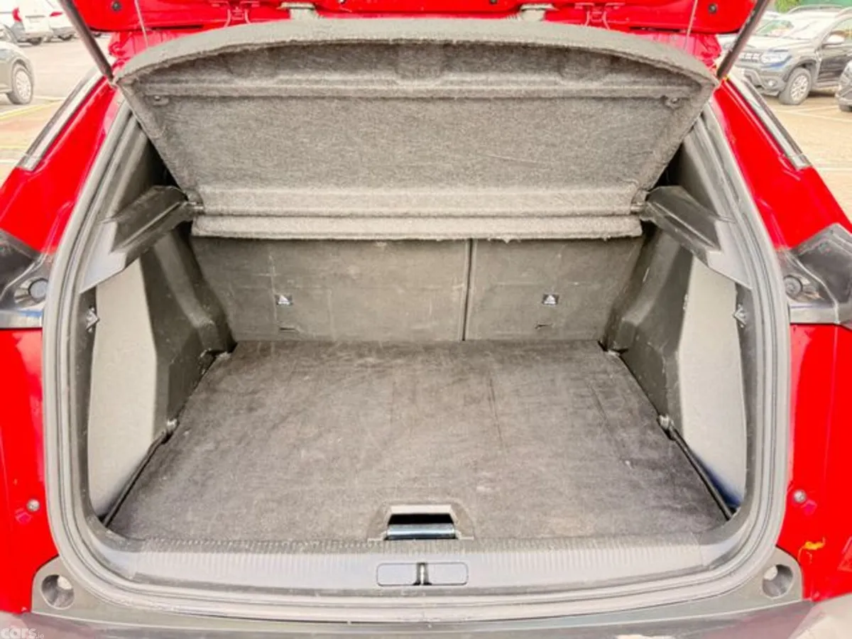 Peugeot 2008 MPV, Petrol, 2023, Red