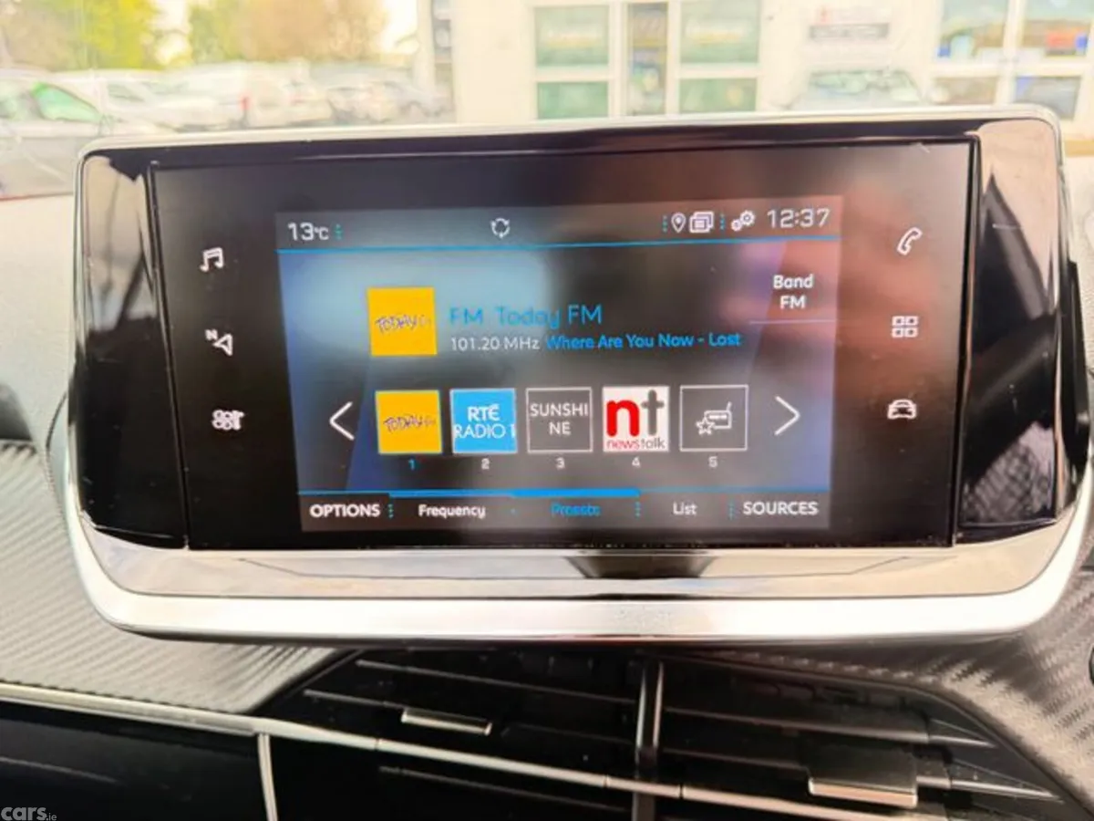 Peugeot 2008 MPV, Petrol, 2023, Red