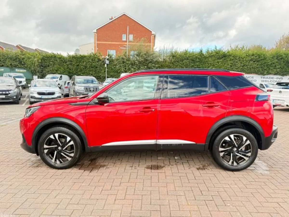 Peugeot 2008 MPV, Petrol, 2023, Red