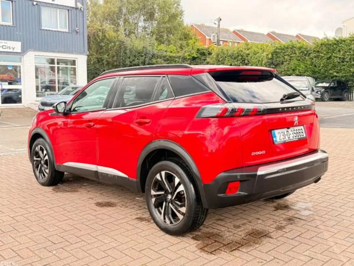 Peugeot 2008 MPV, Petrol, 2023, Red