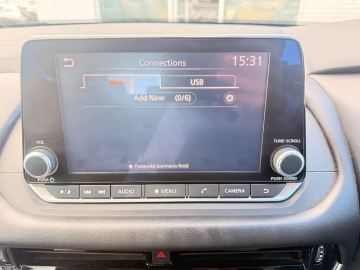 Nissan Qashqai MPV, Petrol, 2024, Red