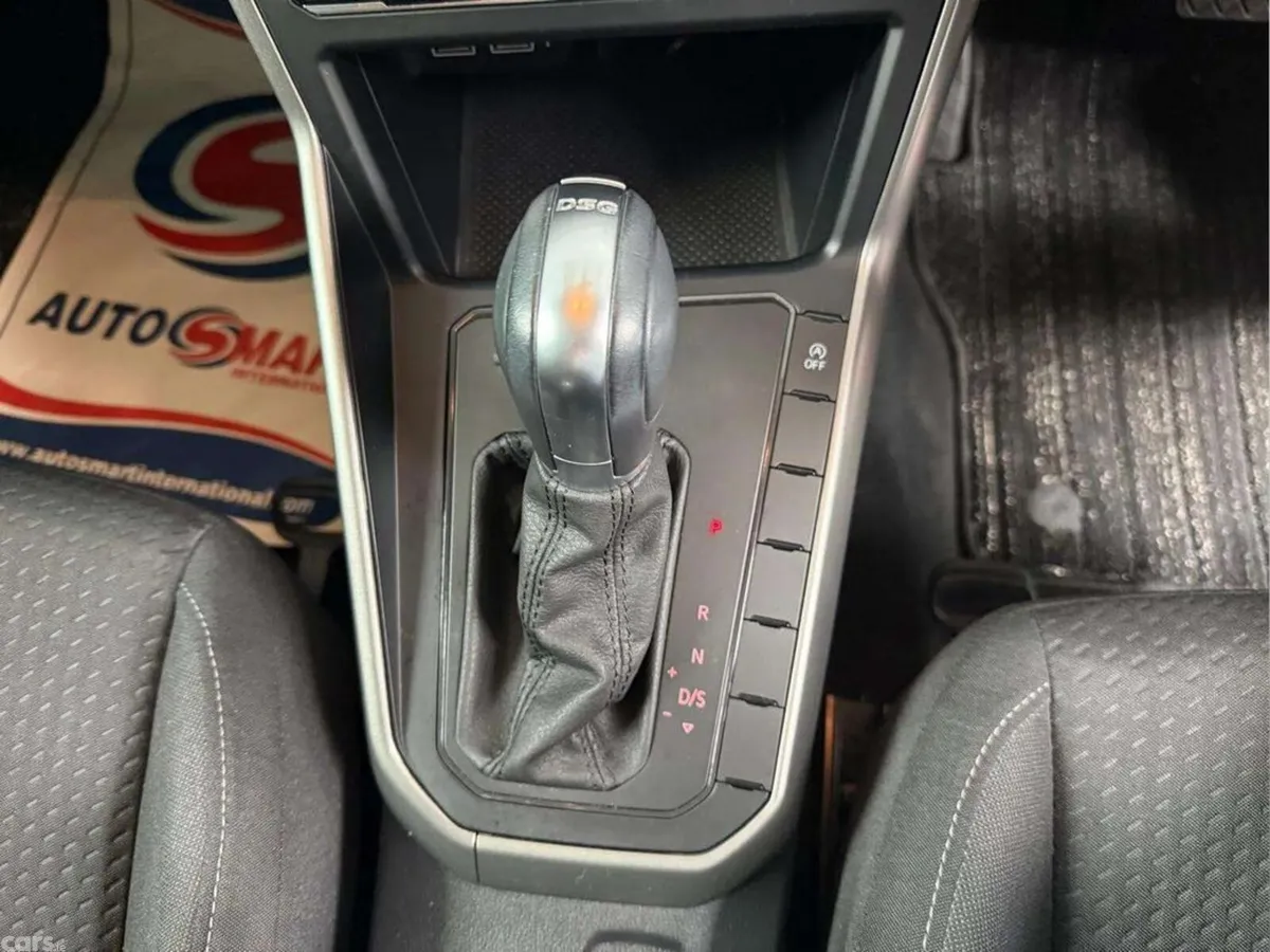 Volkswagen Polo Hatchback, Petrol, 2019, White