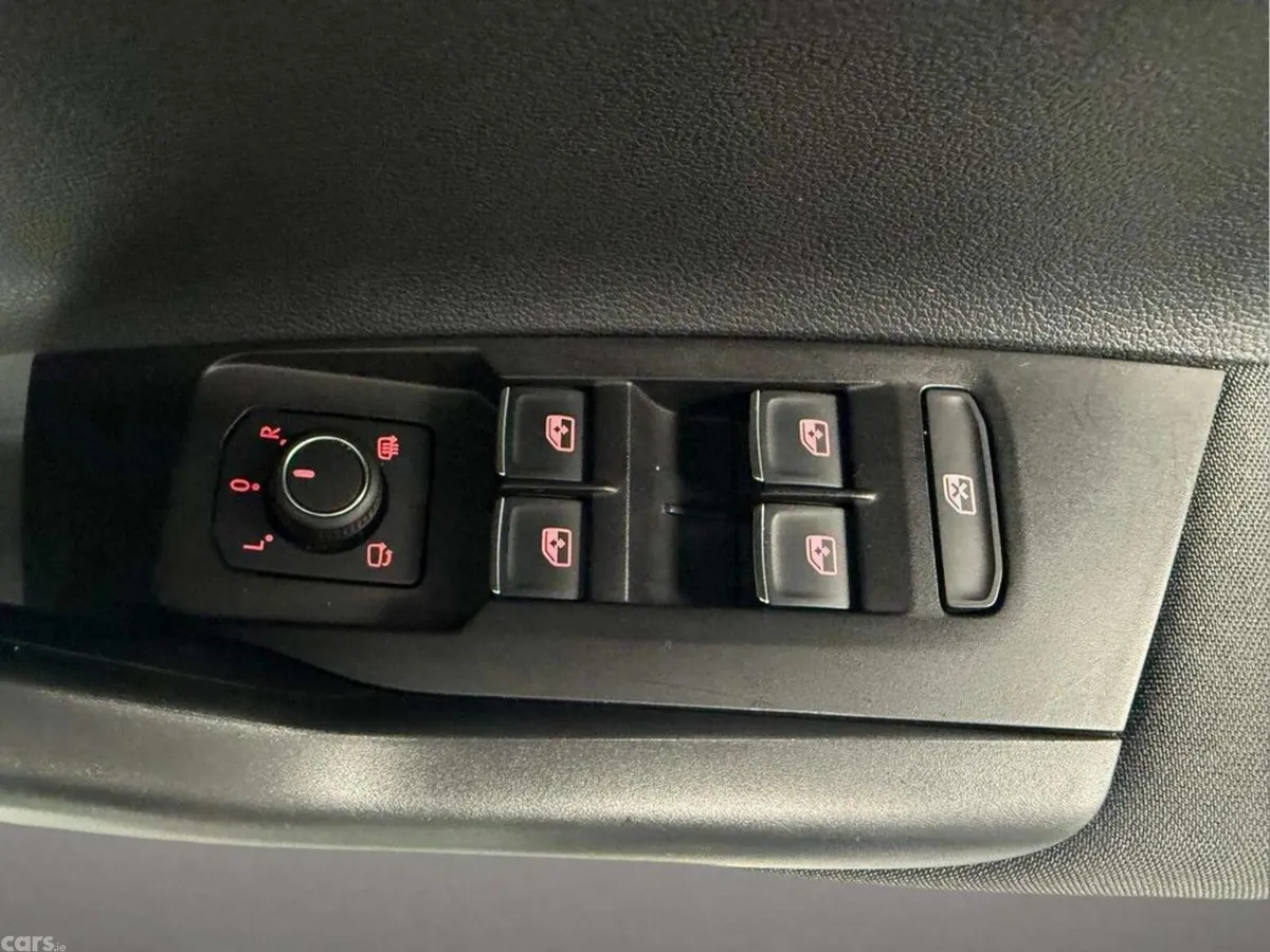 Volkswagen Polo Hatchback, Petrol, 2019, White