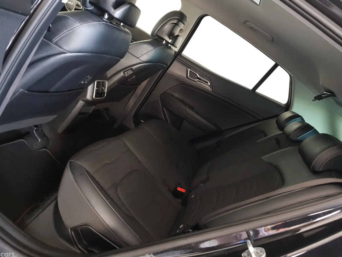 Kia Sportage MPV, Diesel, 2022, Black