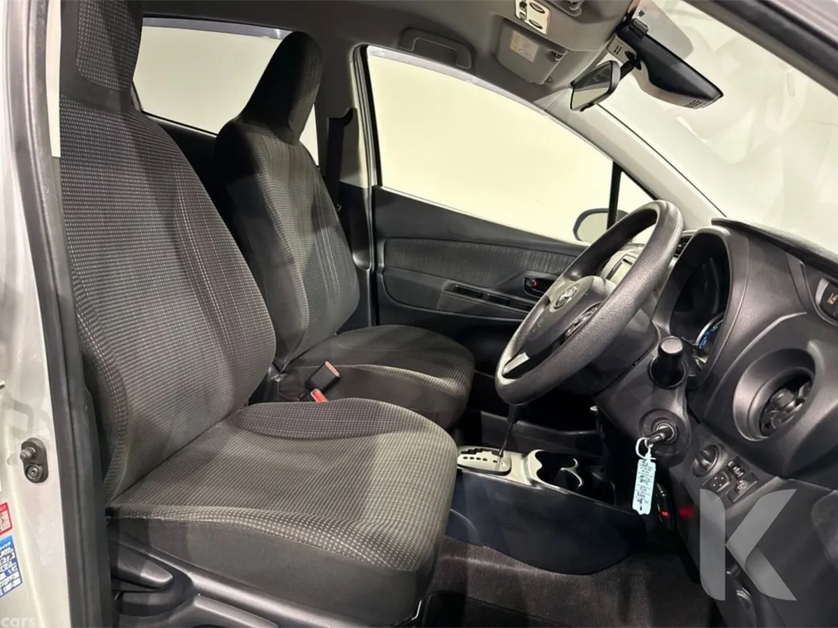 Toyota Vitz Hatchback, Petrol Hybrid, 2019, Silver