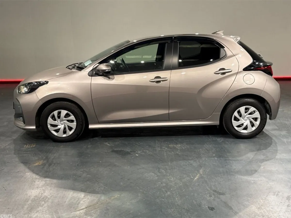 Toyota Yaris Hatchback, Petrol Hybrid, 2025, Brown